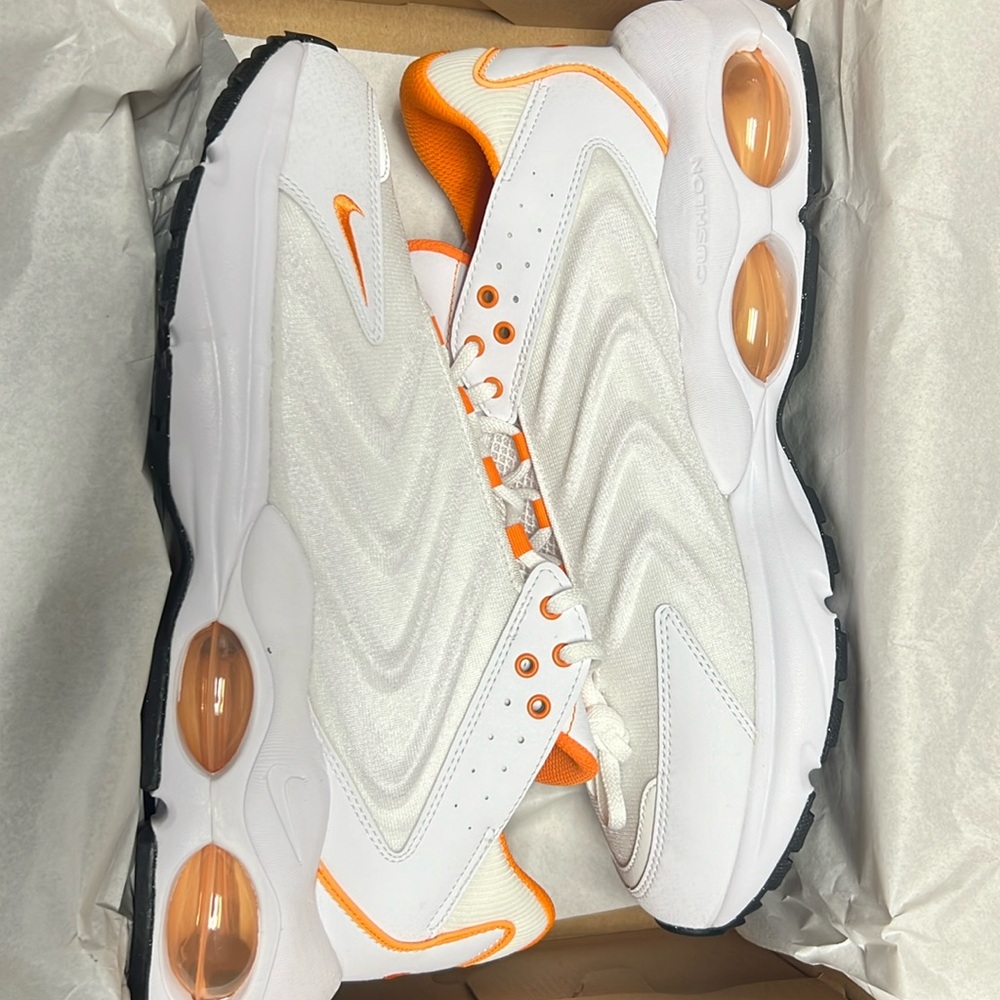 Brand New Nike Air Max TW NN
white/bright mandarin-black